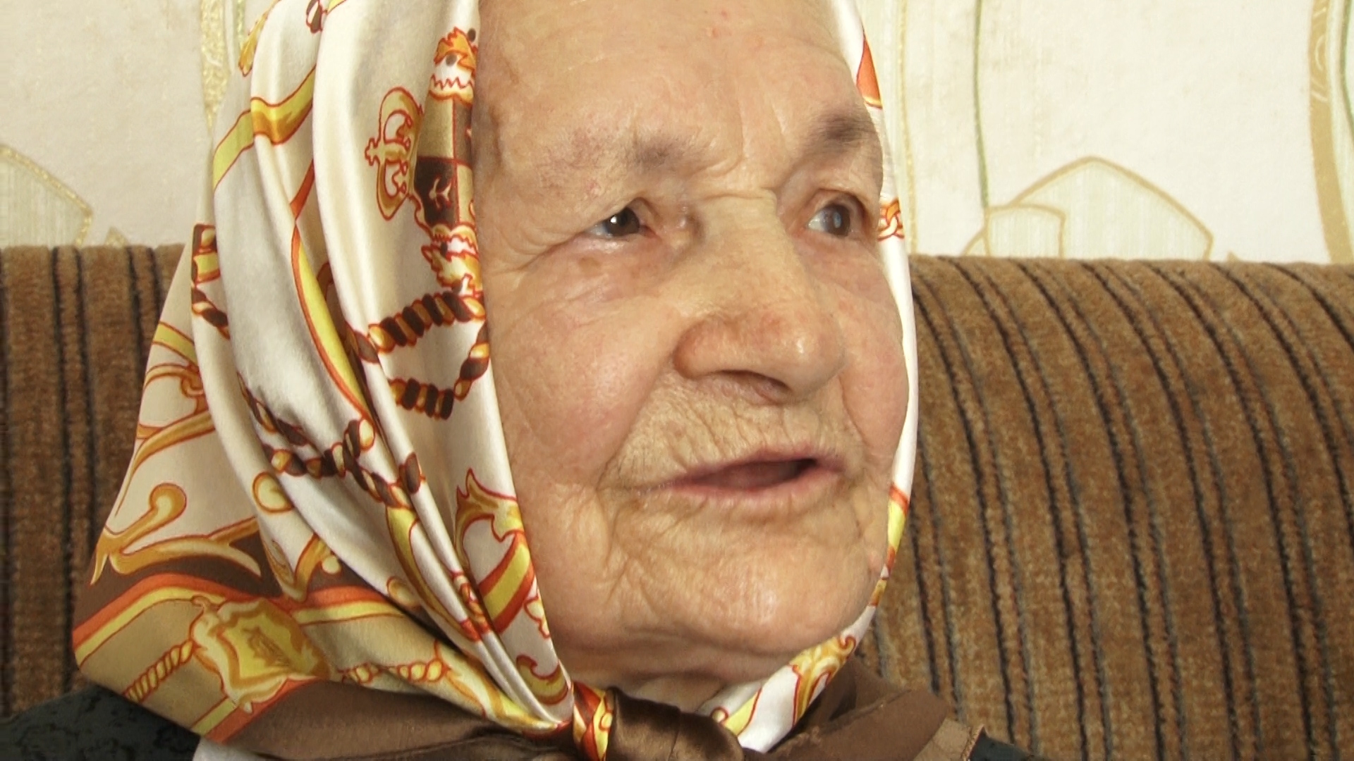 Жительку приужгородської Сторожниці привітали з першим роком її другого століття (ФОТО)