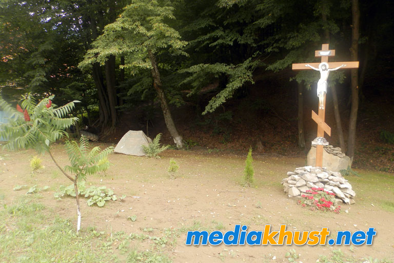 У Шаяні на Хустщині місцеві активісти створили сквер пам’яті Героїв Небесної Сотні (ФОТО)