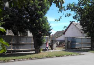 На подвір’ї ліквідованого дитсадка, що належить дружині мера Ужгорода, почались будівельні роботи (ФОТО)