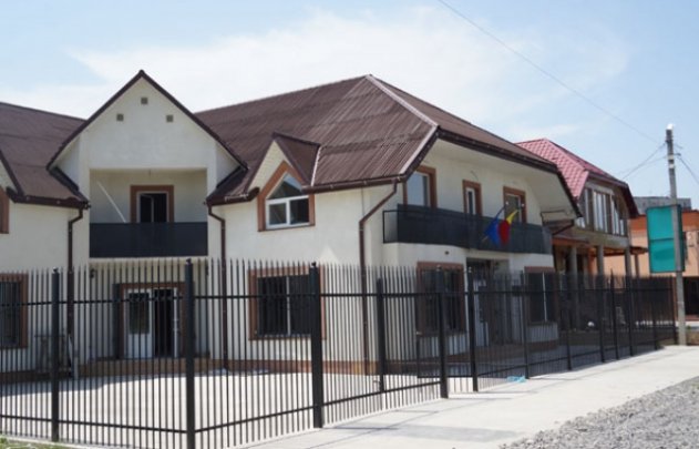 Консульство Румунії у закарпатському Солотвині, відкрите ще 2 місяці тому, понині не працює