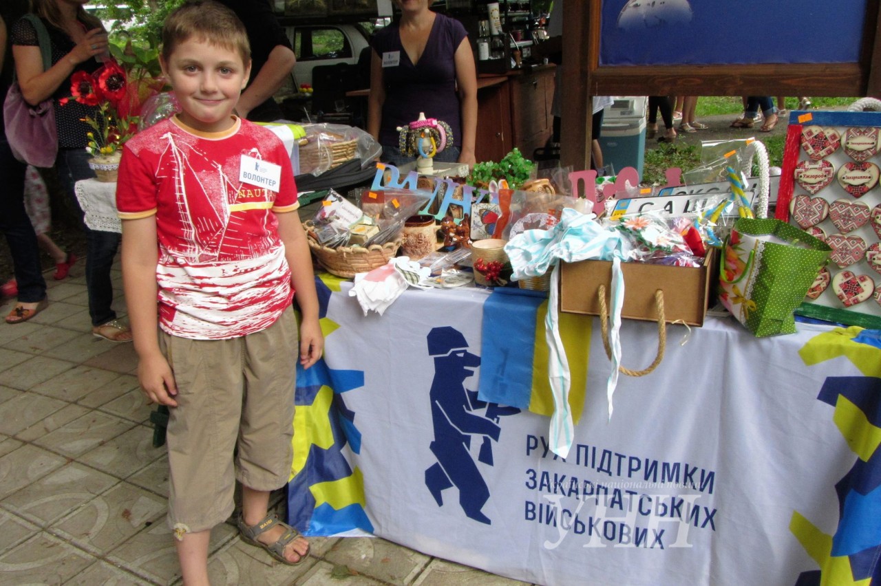 В Ужгороді триває грандіозний благодійний марафон "Мистецтво, що рятує" (ФОТО)
