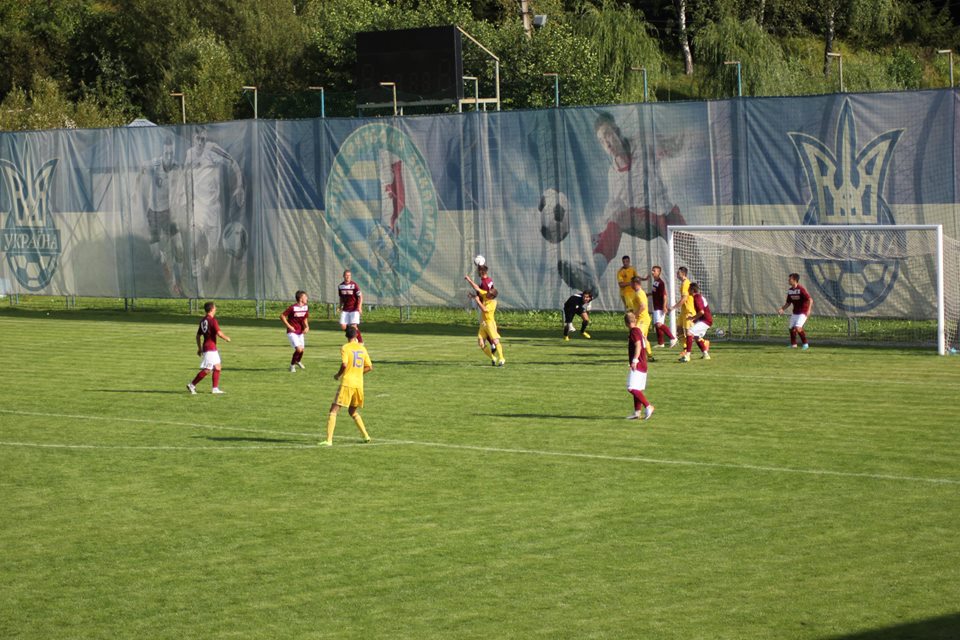 15-й тур у вищій футбольній лізі на Закарпатті подарував цікаві матчі й не менш оригінальні результати