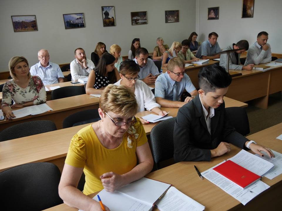 На безпеку навчальних закладів в Ужгороді на наступний навчальний рік передбачили майже 2 млн грн 