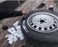 Українець спробував за 200 євро хабара вивезти через кордон на Закарпатті 160 пачок сигарет (ФОТО)