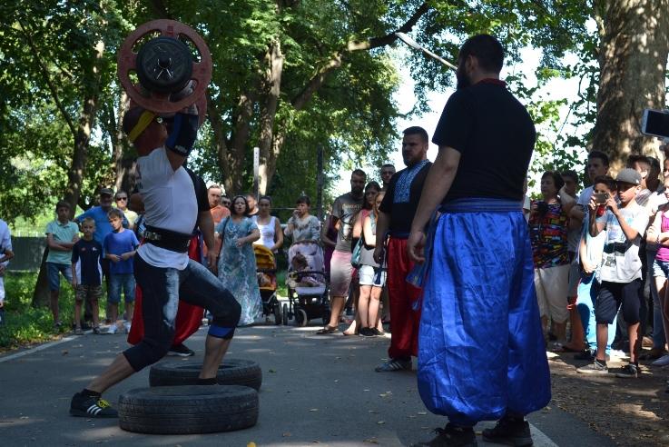В Ужгороді до Дня Незалежності демонстрували силу і вишиванки (ФОТО)