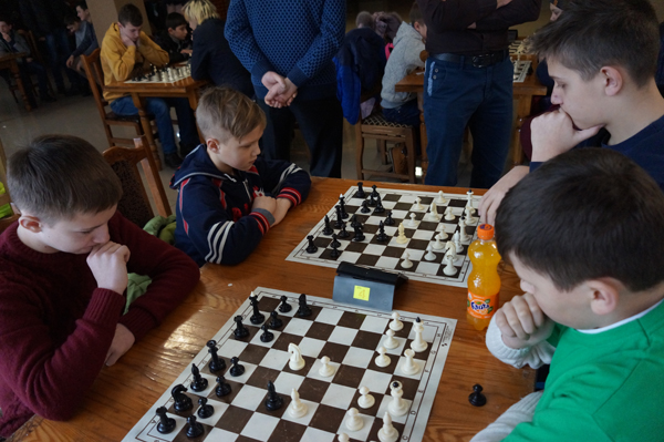 У Тячеві вперше провели міжрайонний Різдвяний дитячий турнір з шахів (ФОТО)