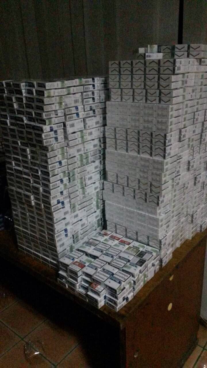 Українець намагався вивезти через Закарпаття до ЄС у тайниках "Мерседеса" 5 тис сигарет на понад 110 тис грн (ФОТО)