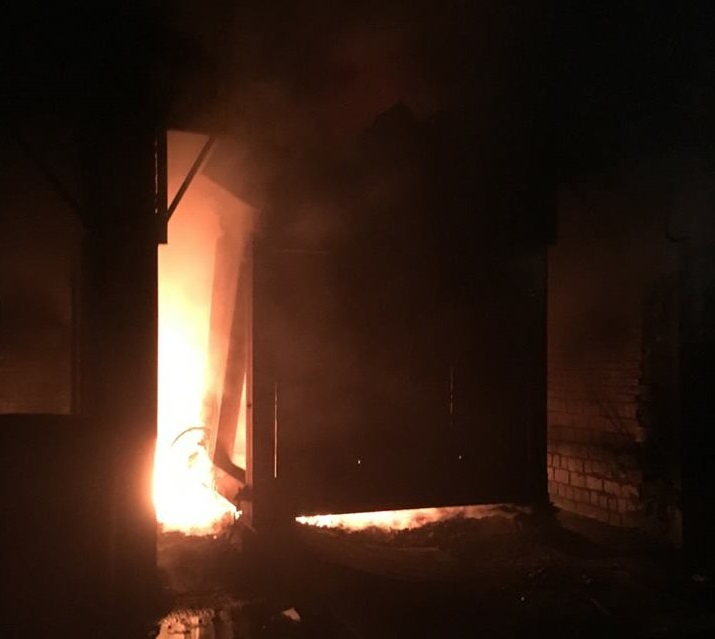 На "Ужгородському Турбогазі" гасили пожежу, спричинену витоком металу з пошкодженої ливарної печі (ФОТО)