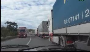 Ситуація з чергою вантажівок перед пунктом пропуску «Ужгород» залишається напруженою