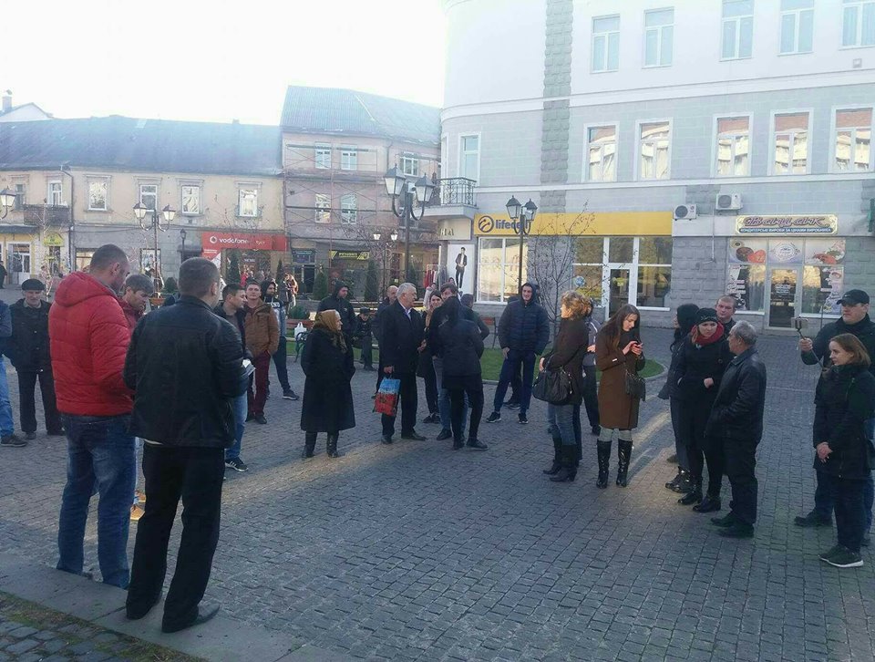 У Хусті відбулося віче-протест проти свавілля і корупції (ФОТО, ВІДЕО)