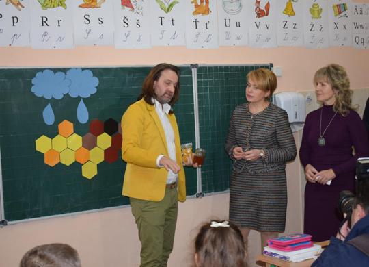 Міністр освіти та науки відвідала "словацьку" школу в Ужгороді (ФОТО)