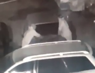 У Фейсбуку розмістили відео пограбування автівки в Часлівцях (ВІДЕО)