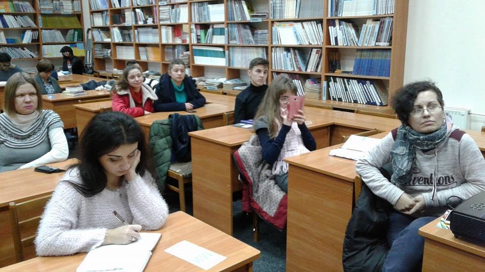 В Ужгороді в рамках масштабної правозахисної кампанії писали листи на підтримку несправедливо засуджених (ФОТО)