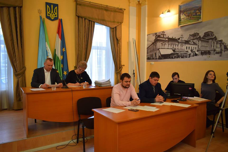 Депутати Берегова затвердили бюджет міста-2018 та погодили створення інклюзивно-ресурсного центру (ФОТО)