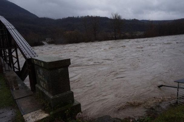 Найбільш напруженою паводкова ситуація на Закарпатті залишається в нижніх течіях річок Стара, Латориця та Боржава
