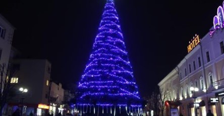 У Мукачеві голосуванням визначать талановитого школяра, що разом із мером запалять вогні міської ялинки