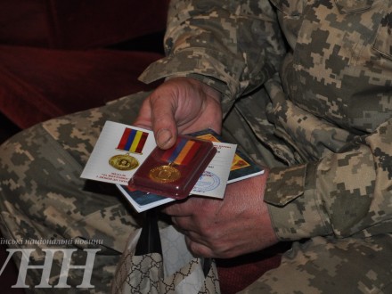 Військовим в Ужгороді вручили нагороди "Дебальцівський хрест" (ФОТО, ВІДЕО)