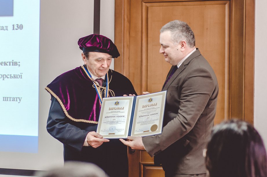 Всесвітньовідомий фізик-випускник УжНУ став Почесним доктором вишу (ФОТО)