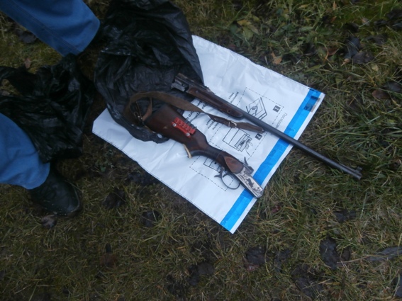 Мешканця Берегівщини, "оперативно" затриманого на продажі за 12 тис грн гвинтівки, хочуть взяти під варту (ФОТО)