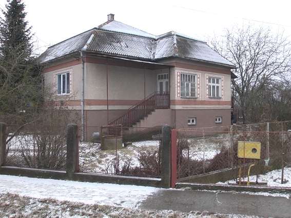 У Сюрте на Ужгородщині два молодики, грабуючи будинок, забили до смерті 88-річну власницю (ФОТО, ВІДЕО)