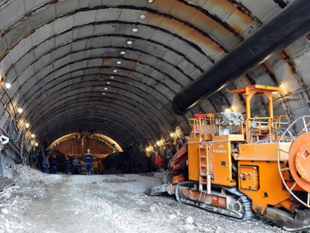 Перший тестовий потяг крізь Бескидський тунель планують запустити у 4-му кварталі поточного року