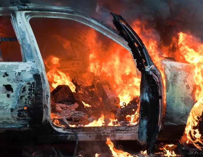 Берегівця, який підпалив автомобіль, взяли під варту