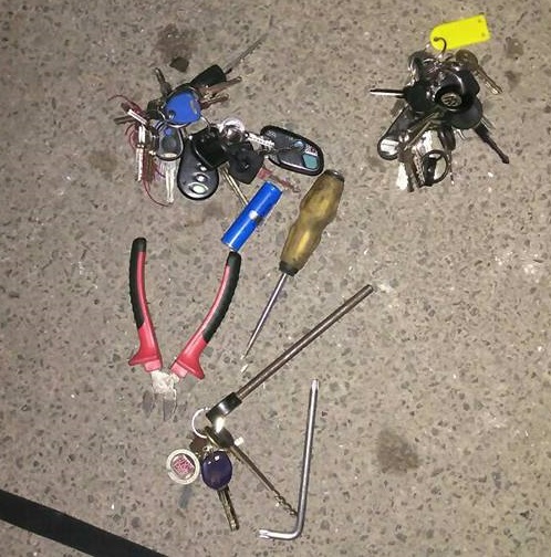 У зупиненому за порушення ПДР авто виявили знаряддя для крадіжок (ФОТО)