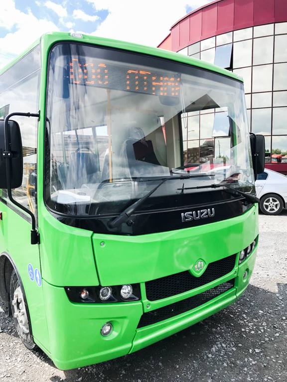 Нові громадські автобуси вже приїхали в Мукачево, але курсуватимуть лише з серпня (ФОТО)