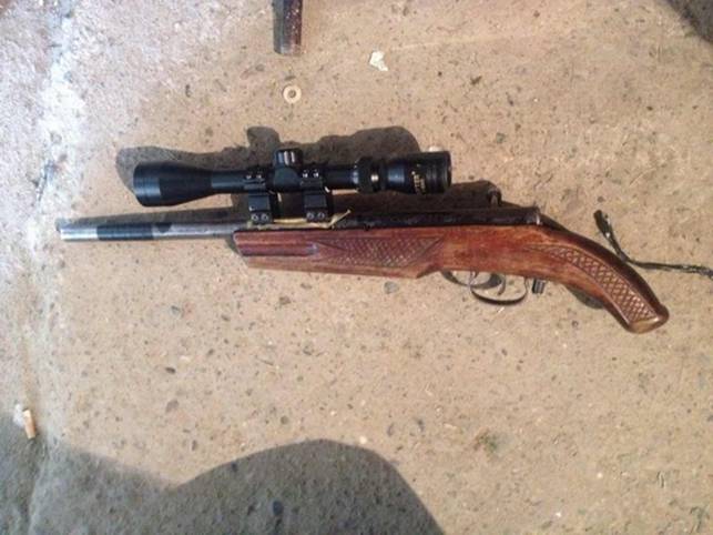 У жителя Страбичова знайшли пістолет,  глушник, обріз карабіна з оптикою і наркотик (ФОТО)