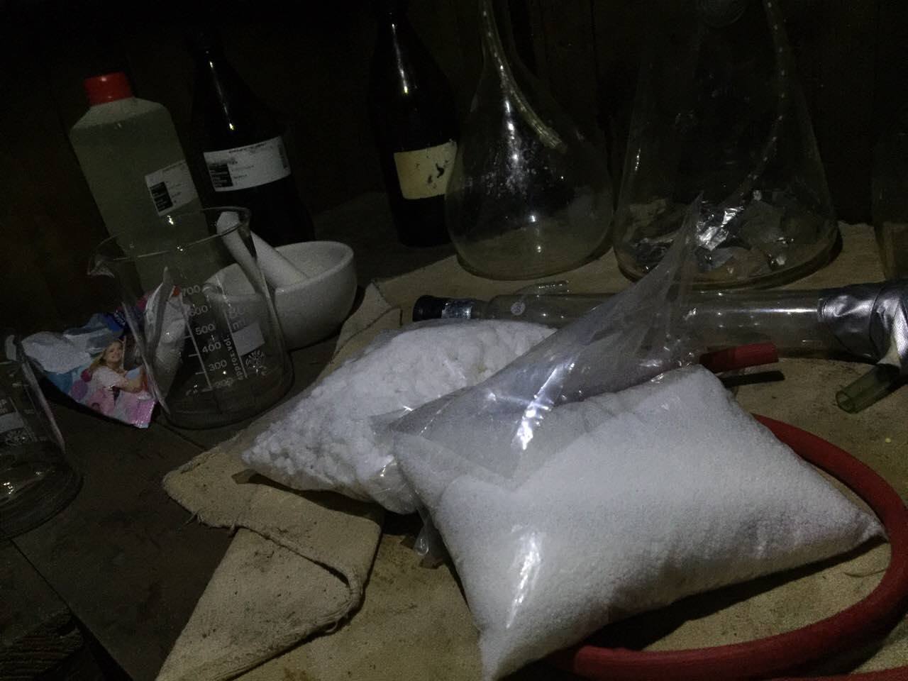 В Ужгороді затримали організатора групи наркоторговців, які щомісячно виготовляли на Київщині понад 1 кг метадону (ФОТО)