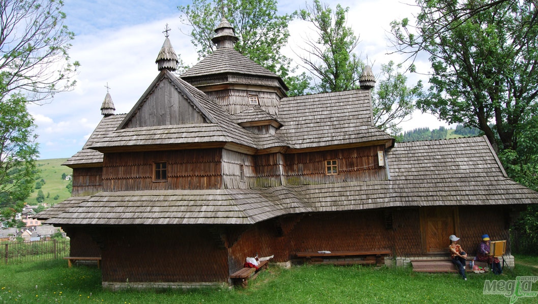 Дерев’яну церкву у Ясінях на Рахівщині, що охороняється ЮНЕСКО, нищать зсередини (ФОТО)