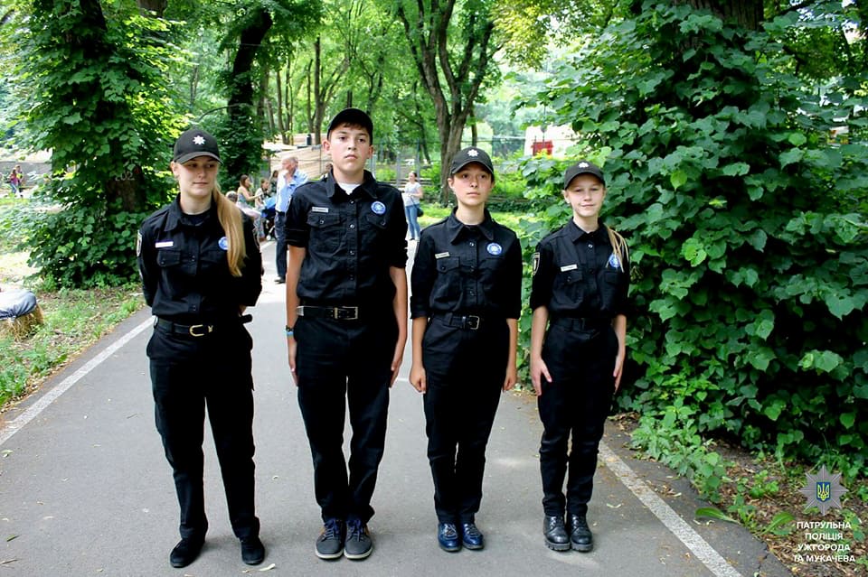 В Ужгороді зі шкільних патрулів сформували паркову поліцію