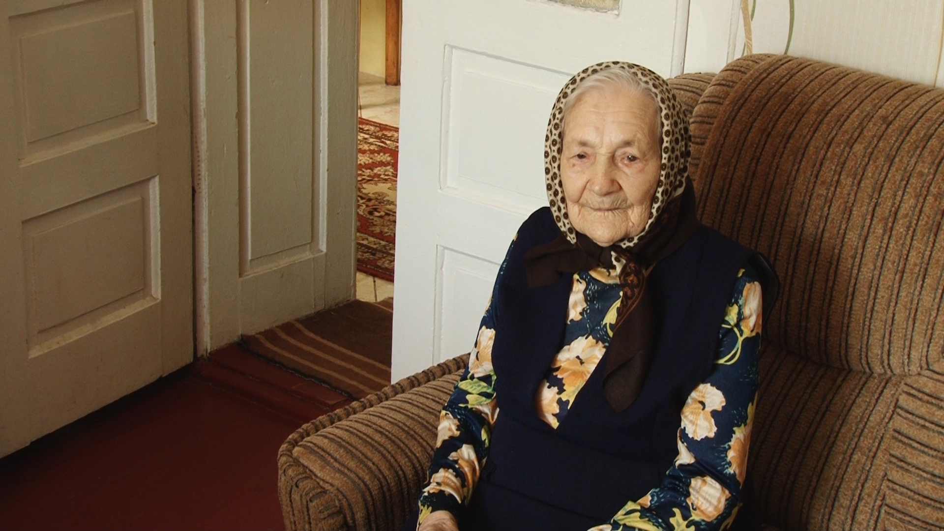 Зі 102-ю річницею вітали довгожительку Сторожниці, що на Ужгородщині, Анастасію Шевчук (ФОТО)