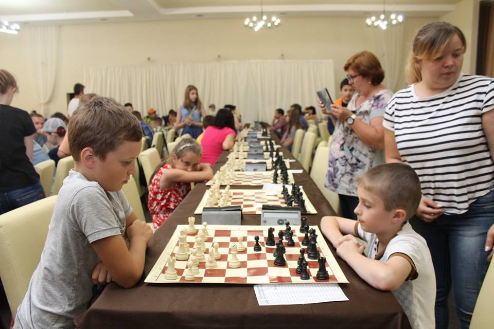 Стартував міжнародний шаховий фестиваль "Мукачівське літо-2017" з призовим фондом 100 тис грн (ФОТО)
