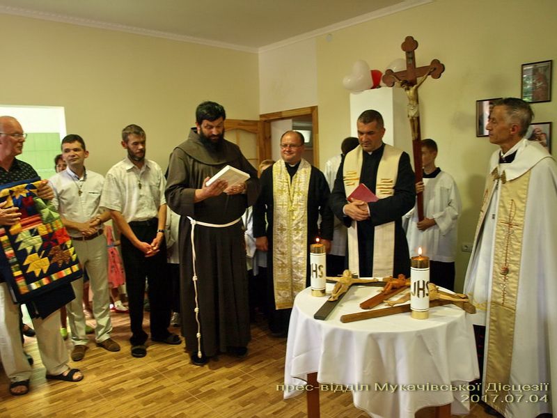 У Перечині єпископ Майнек освятив новий будинок організації "Карітас" (ФОТО)