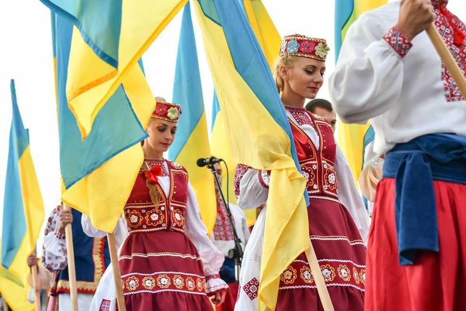 Цього року зустрічати з "Молитвою за Україну" новий день Незалежності в Ужгороді будуть священики, волонтери та діти