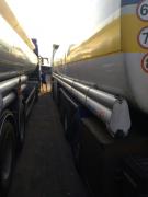 На Закарпатті затримали 2 вантажівки, котрі перевозили майже 50 тонн незаконно виготовленого дизпалива