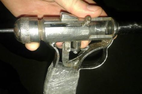 Саморобний нарізний пістолет та набої до нього вилучили в мешканця Берегова (ФОТО)