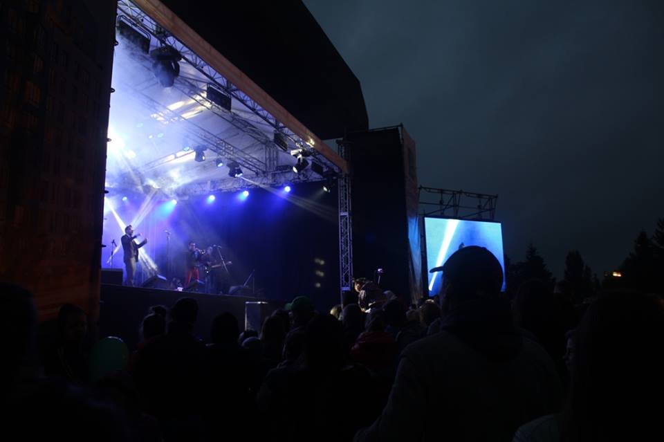 Суботній День Ужгорода завершився вечірнім рок-концертом (ФОТО)