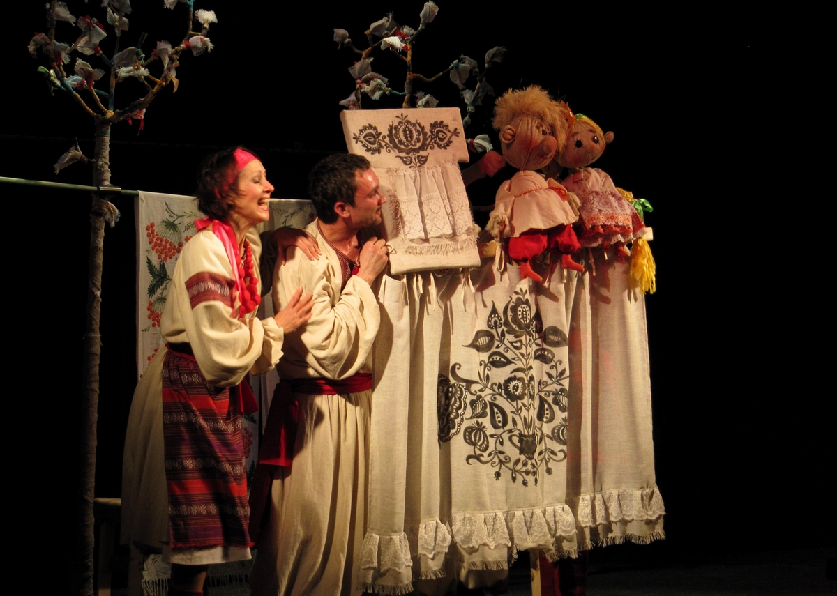Закарпатська "Бавка" захопила глядачів і журі фестивалю "Коломийські представлення"