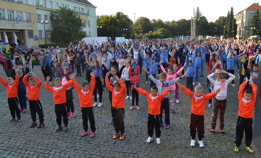Спортивне свято в Ужгороді зібрало понад півтисячі учасників (ВІДЕО)
