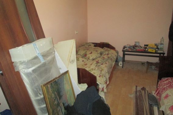 В Ужгороді, викравши ключ від квартири, з-під подушки в ліжку викрали 700 доларів та 50 євро заощаджень (ФОТО)