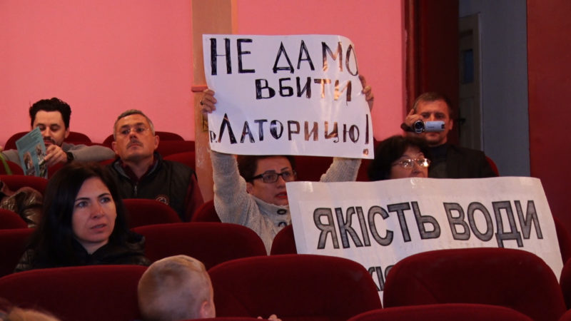 Мукачівці на громадському обговоренні висловилися проти спорудження міні-ГЕС на Латориці (ВІДЕО)