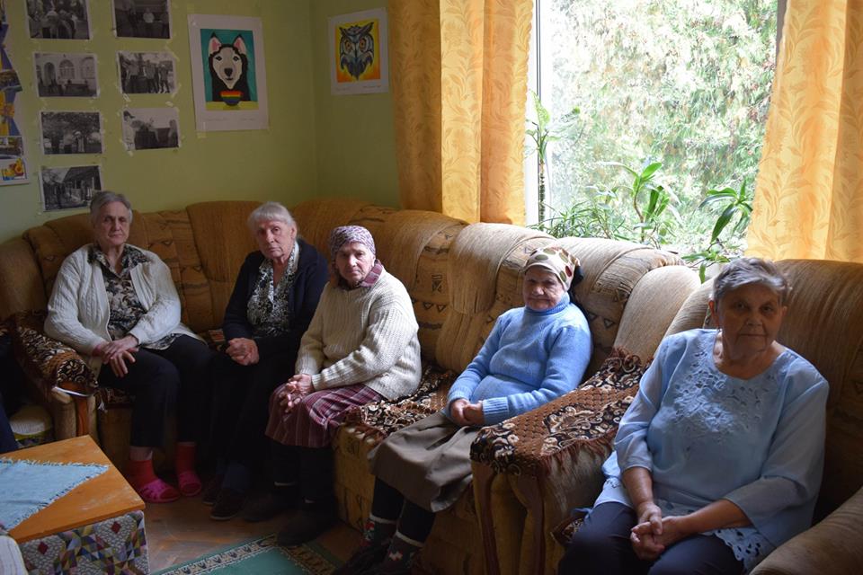 У терцентрі соціального обслуговування в Ужгороді відзначили Міжнародний день людей похилого віку (ФОТО)