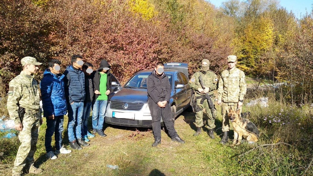 На Великоберезнянщині затримали дві групи нелегалів та провідника (ФОТО)