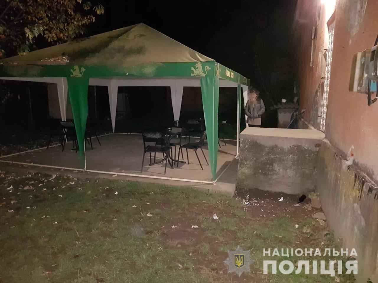 У Великому Бичкові на Рахівщині бійка в барі між двома чоловіками закінчилася смертю від ножа (ФОТО)