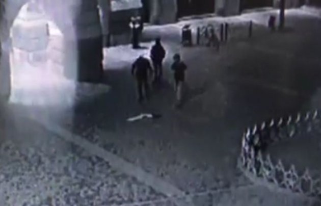 Мукачівець, що зірвав із будівлі міськради та потоптав державний прапор, постане перед судом