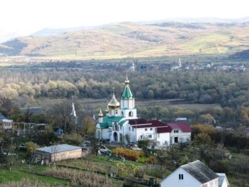 В УАПЦ закликали передати монастир в закарпатському Грушеві Вселенському патріархату