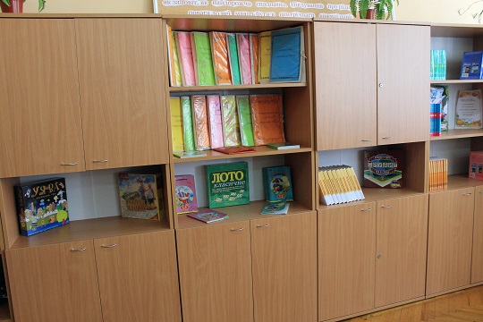 10 шкіл Виноградівщини, де навчаються представники нацменшин, отримали нові обладнані кабінети української мови (ФОТО)