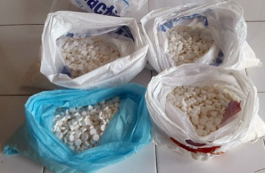На митниці на Закарпатті з початку року вилучили понад 49,8 тисяч таблеток і близько 7 кг прекурсорів і наркотиків